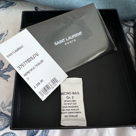 Saint Laurent
YSL Monogram Polka-Dot Flat Card Case - Picture 3 of 11